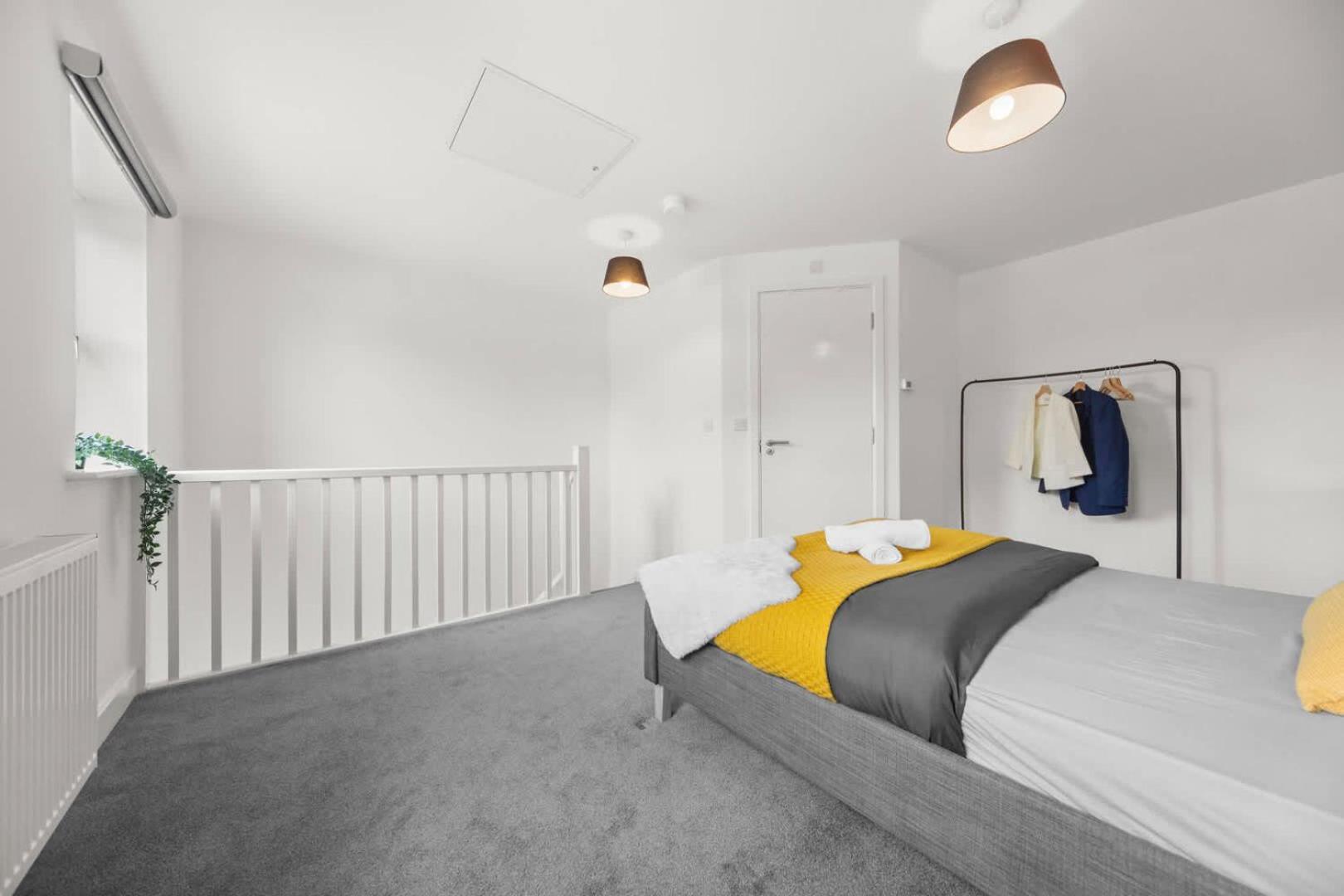 Modern 2-bed House 10-min To Centre * Leeds (West Yorkshire)